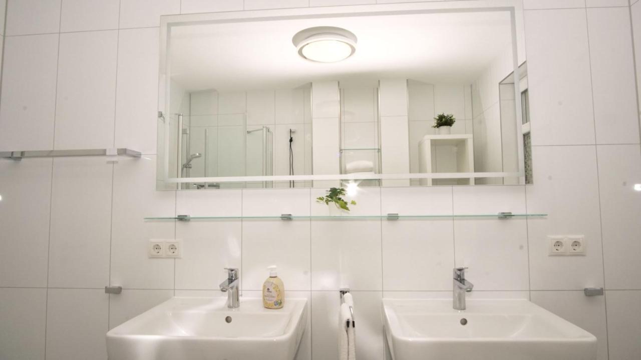 Terrasse, Gratis Nutzung Vom Ahoi Erlebnisbad Und Sauna In Sellin - Meeresblick Fewo 77 奥斯特巴德·哥伦 外观 照片